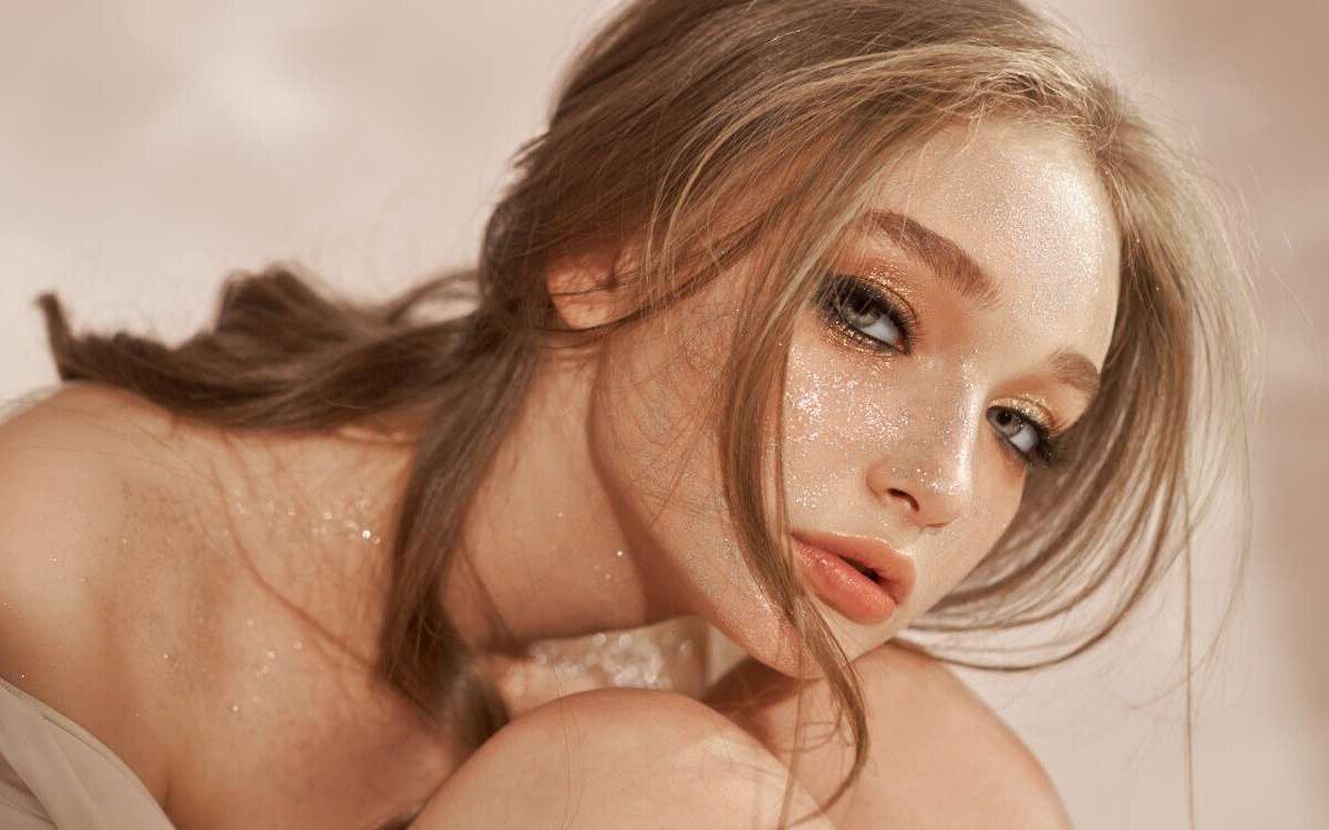 Expert Tips for Banishing Under-Eye Bags and Puffiness!
